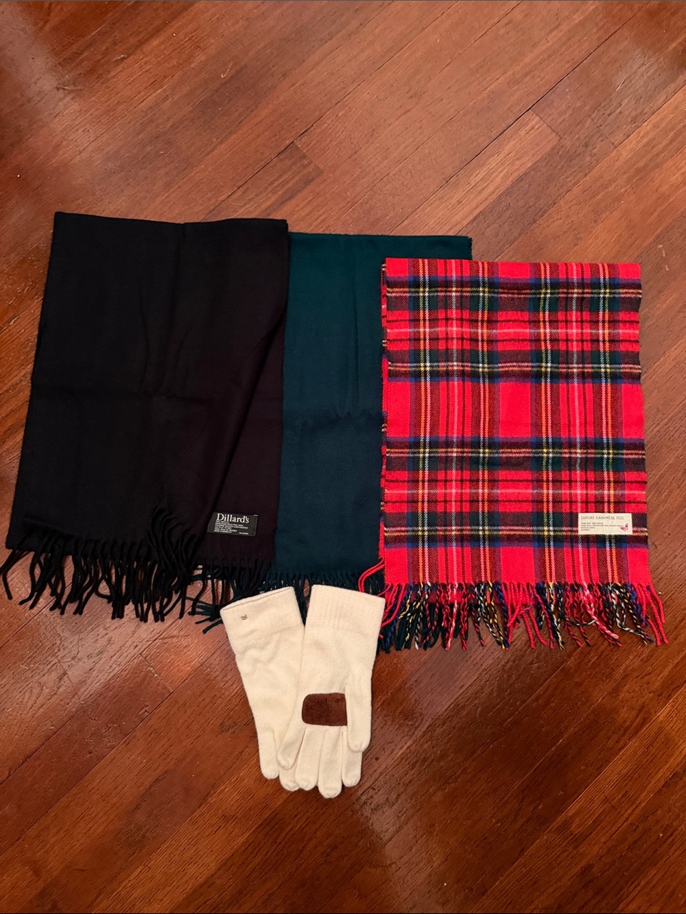 5 Piece Bundle Dillards Women’s Plaid Scarves Isotoner Gloves Winter